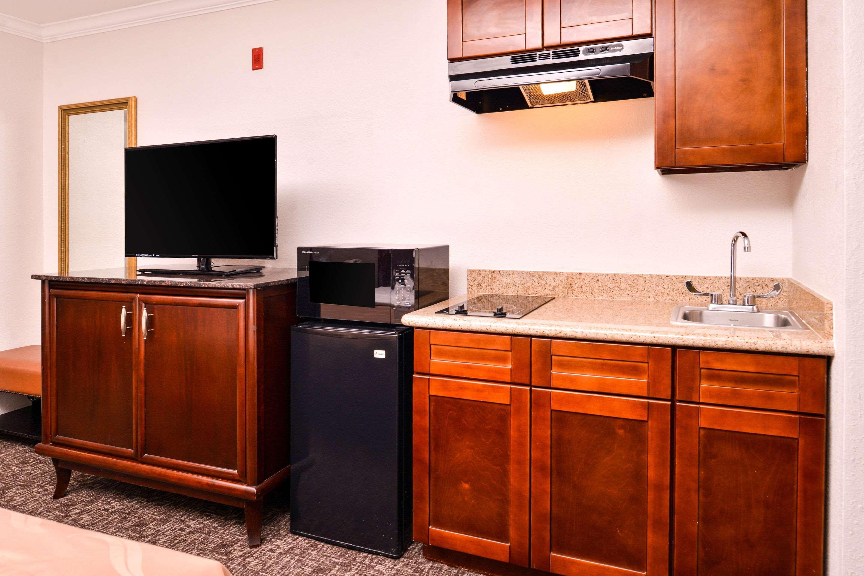 Quality Inn & Suites Beaumont Buitenkant foto