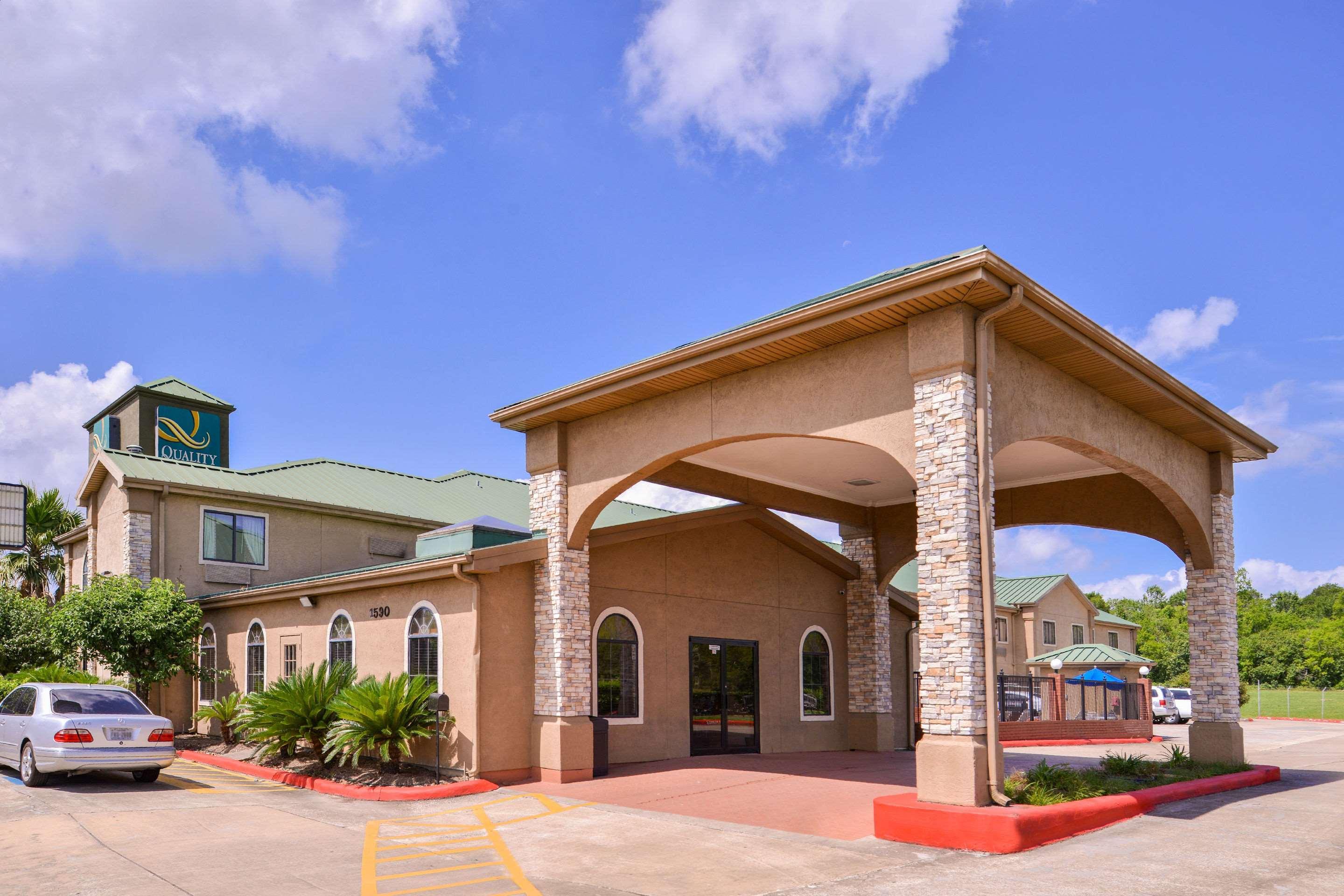 Quality Inn & Suites Beaumont Buitenkant foto