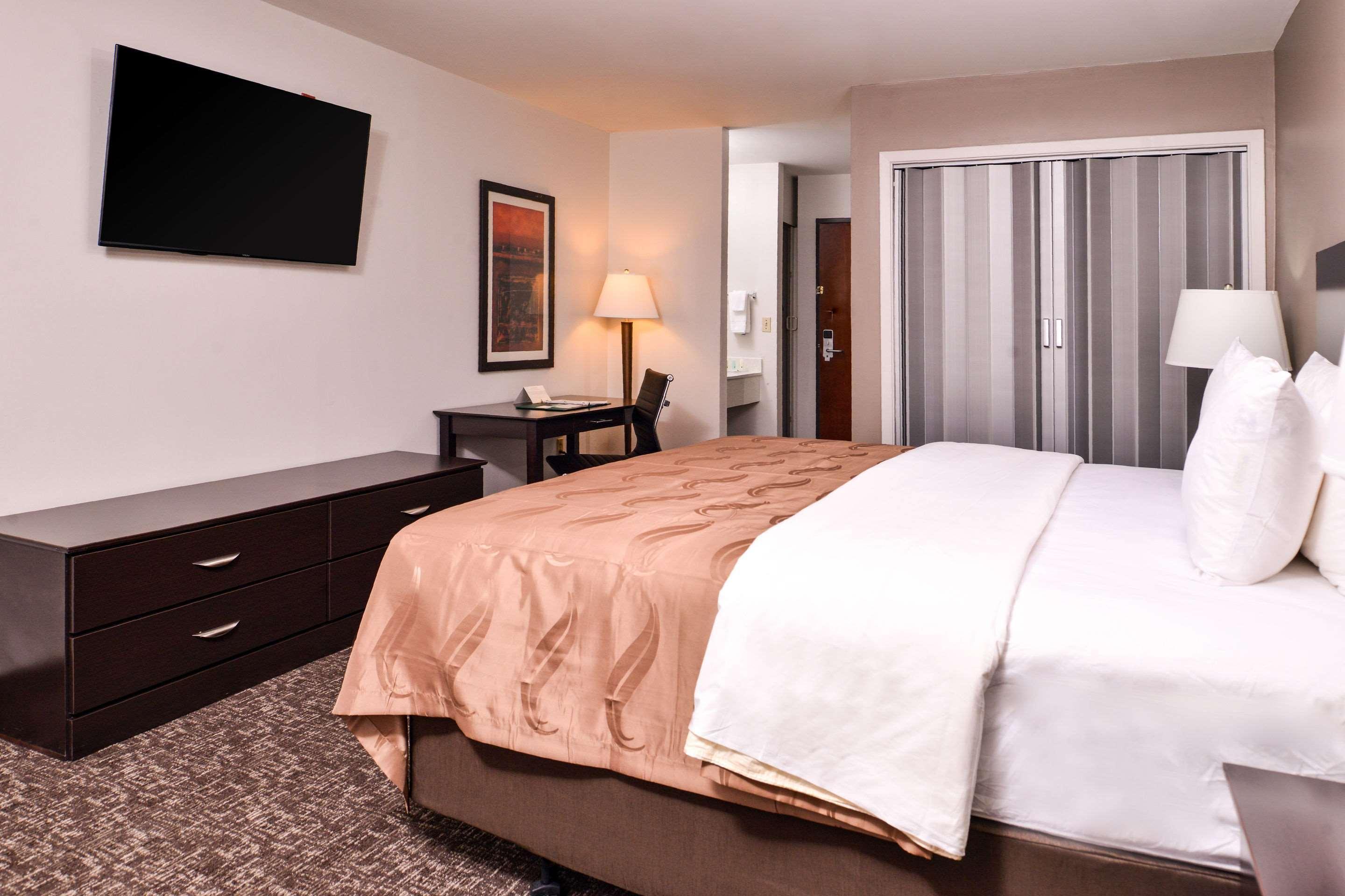 Quality Inn & Suites Beaumont Buitenkant foto