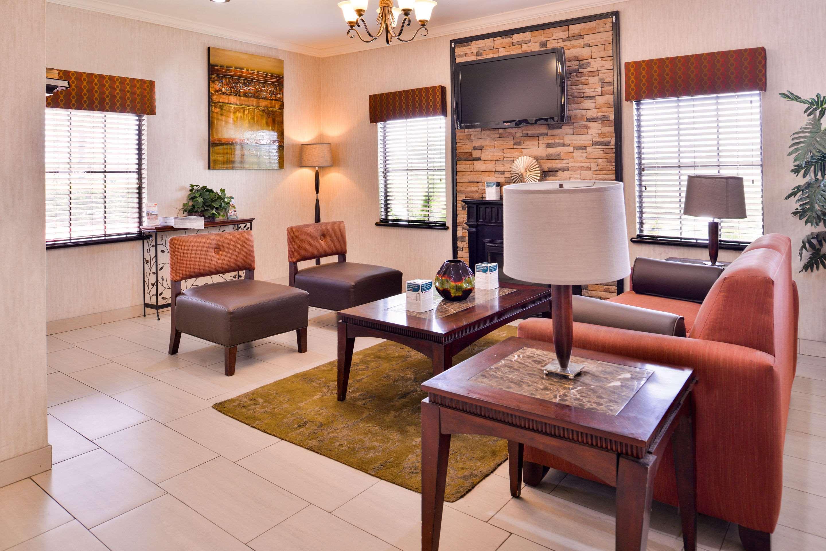 Quality Inn & Suites Beaumont Buitenkant foto