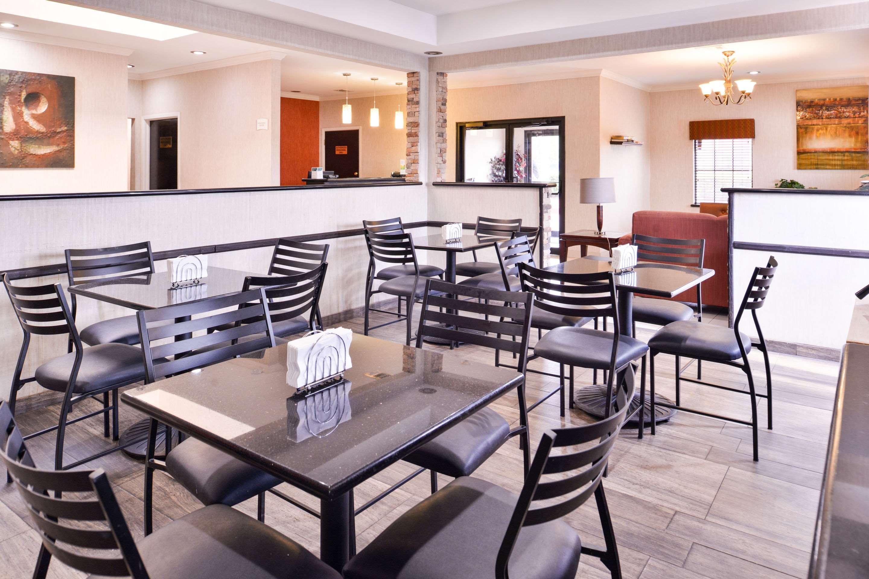 Quality Inn & Suites Beaumont Buitenkant foto