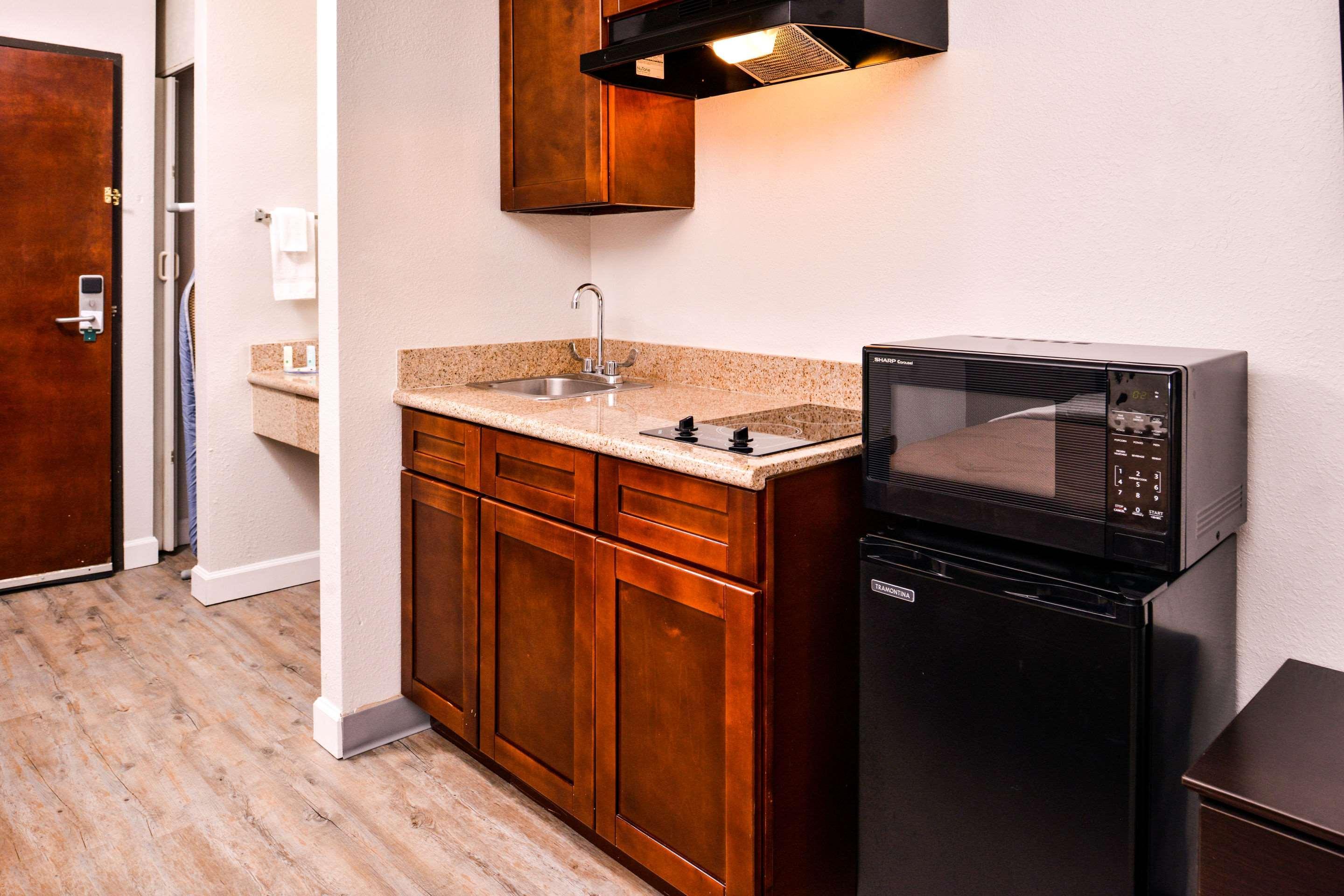 Quality Inn & Suites Beaumont Buitenkant foto