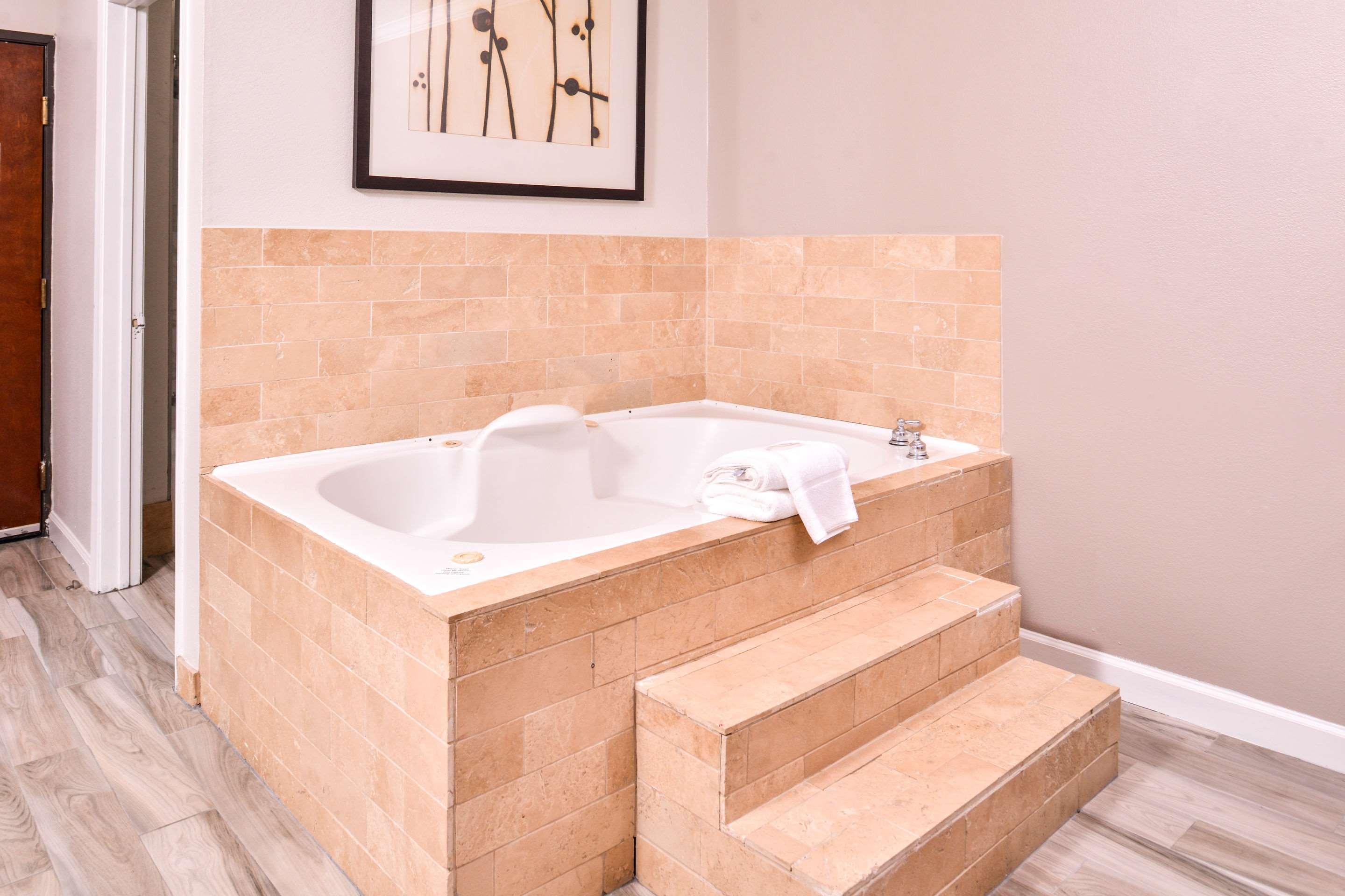 Quality Inn & Suites Beaumont Buitenkant foto