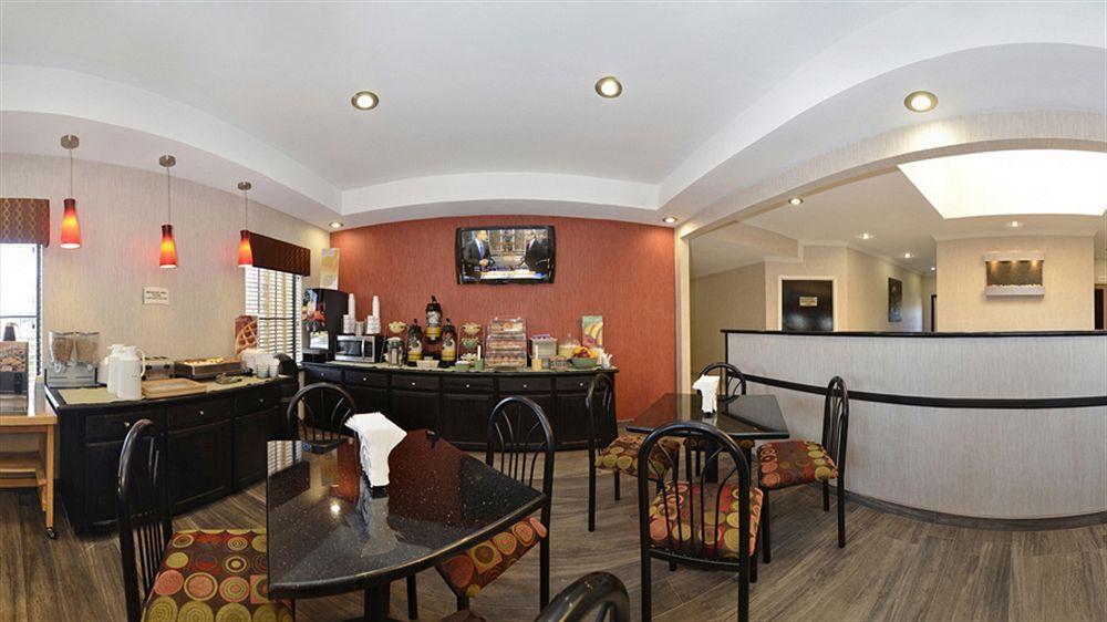 Quality Inn & Suites Beaumont Buitenkant foto