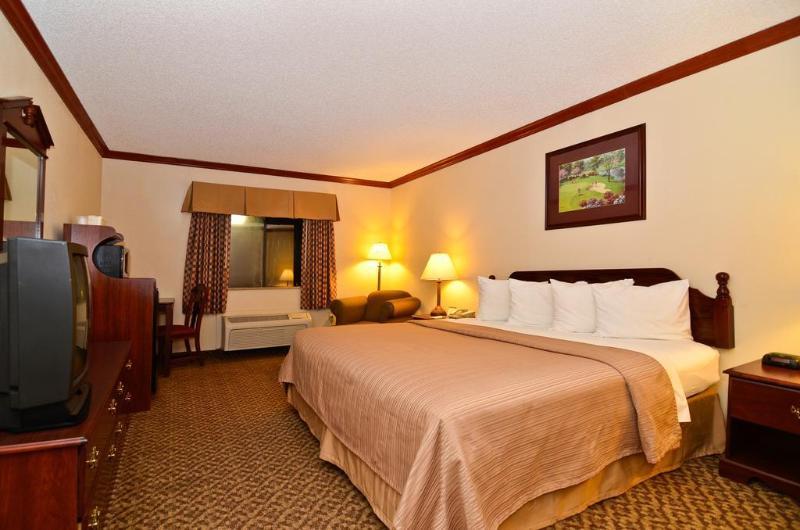 Quality Inn & Suites Beaumont Buitenkant foto
