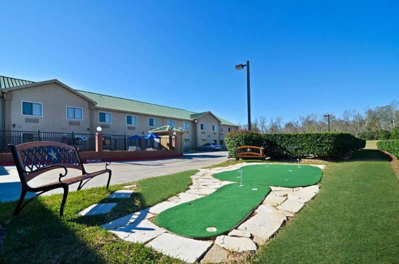 Quality Inn & Suites Beaumont Buitenkant foto